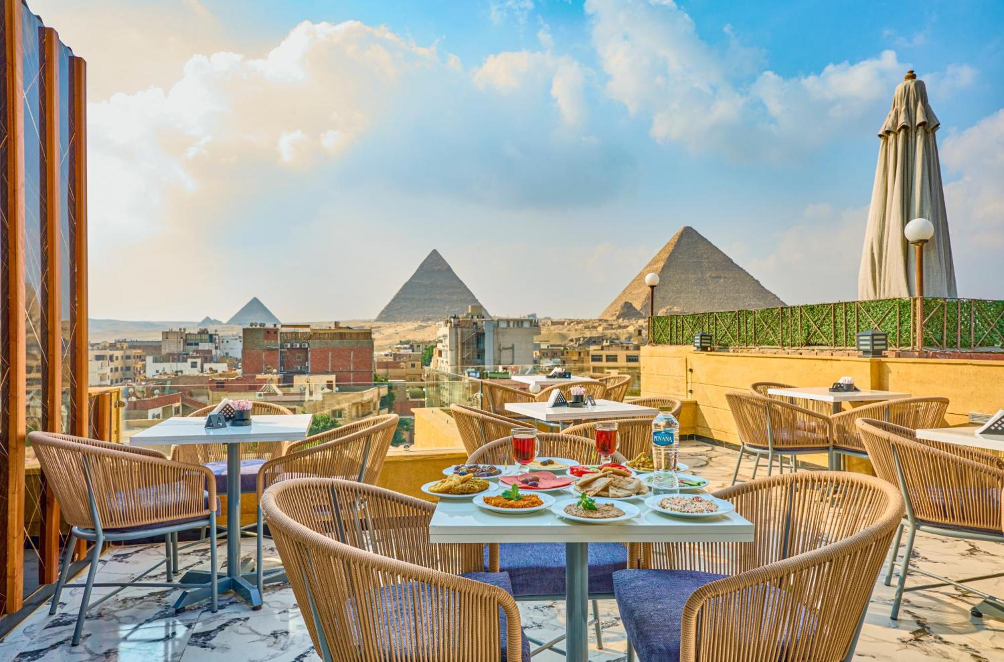 Cleopatra Tower Pyramid View Hotel Kafrat al Jabal Exterior foto
